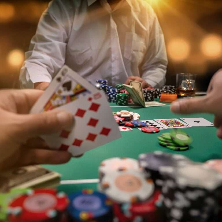 découvrez les meilleures stratégies de shove au poker pour maximiser vos gains et prendre des décisions optimales lors des phases critiques du jeu.