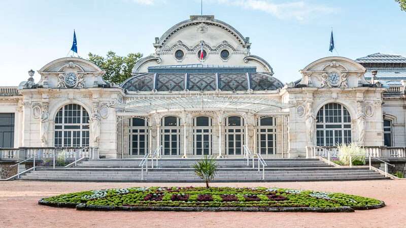 découvrez l'excitation et le divertissement au vichy casino, où jeux, spectacles et gastronomie s'unissent pour une expérience inoubliable.