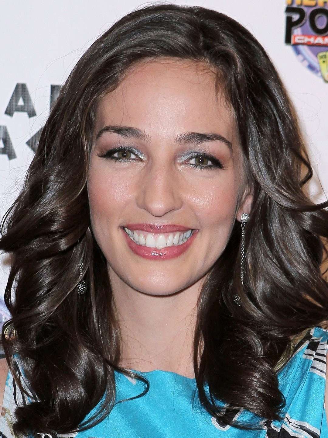 découvrez kara scott, présentatrice et joueuse professionnelle de poker reconnue pour son expertise et son charisme dans le monde du poker international.